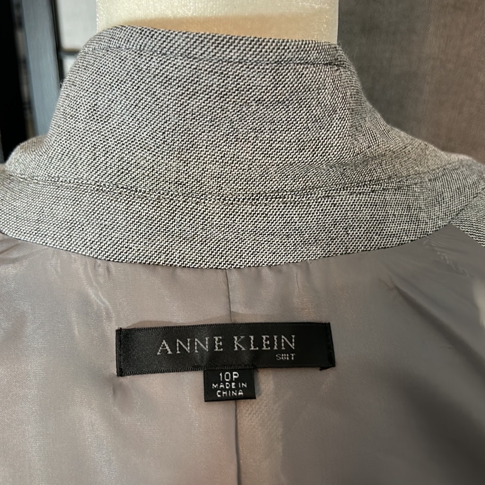 Anne Klein 10p Pants Suit / Women's Gray Blazer and Pants Set - Picture 4 of 10